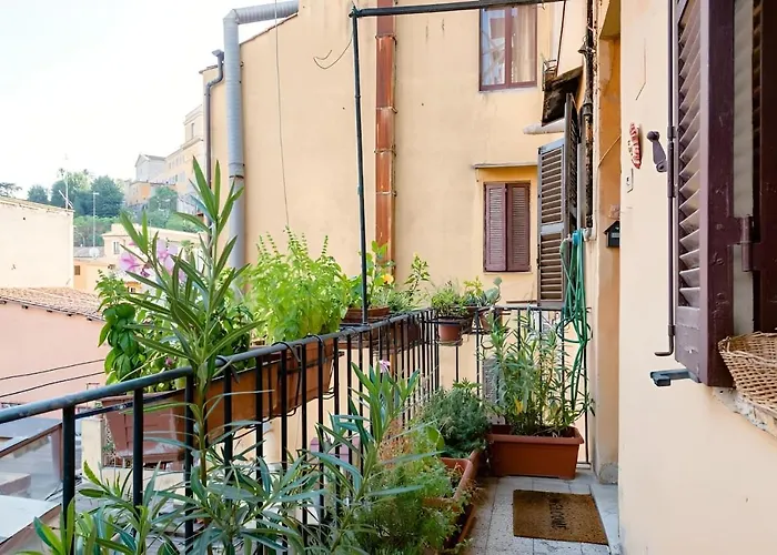Giulia In Trastevere